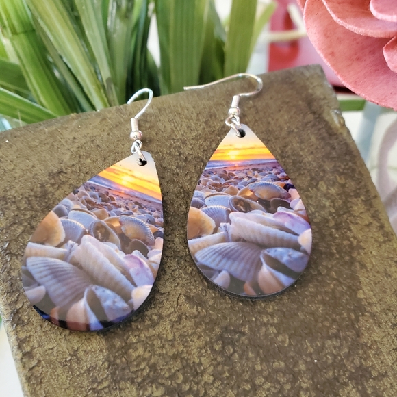 Sea Shells Beach Teardrop Earrings - Picture 6 of 11